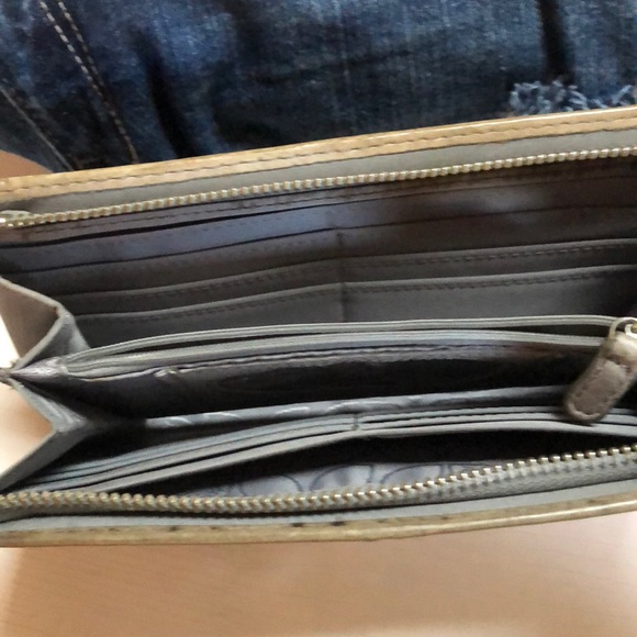 Slate color, good quality fossil leather wallet - Picture 4 of 5